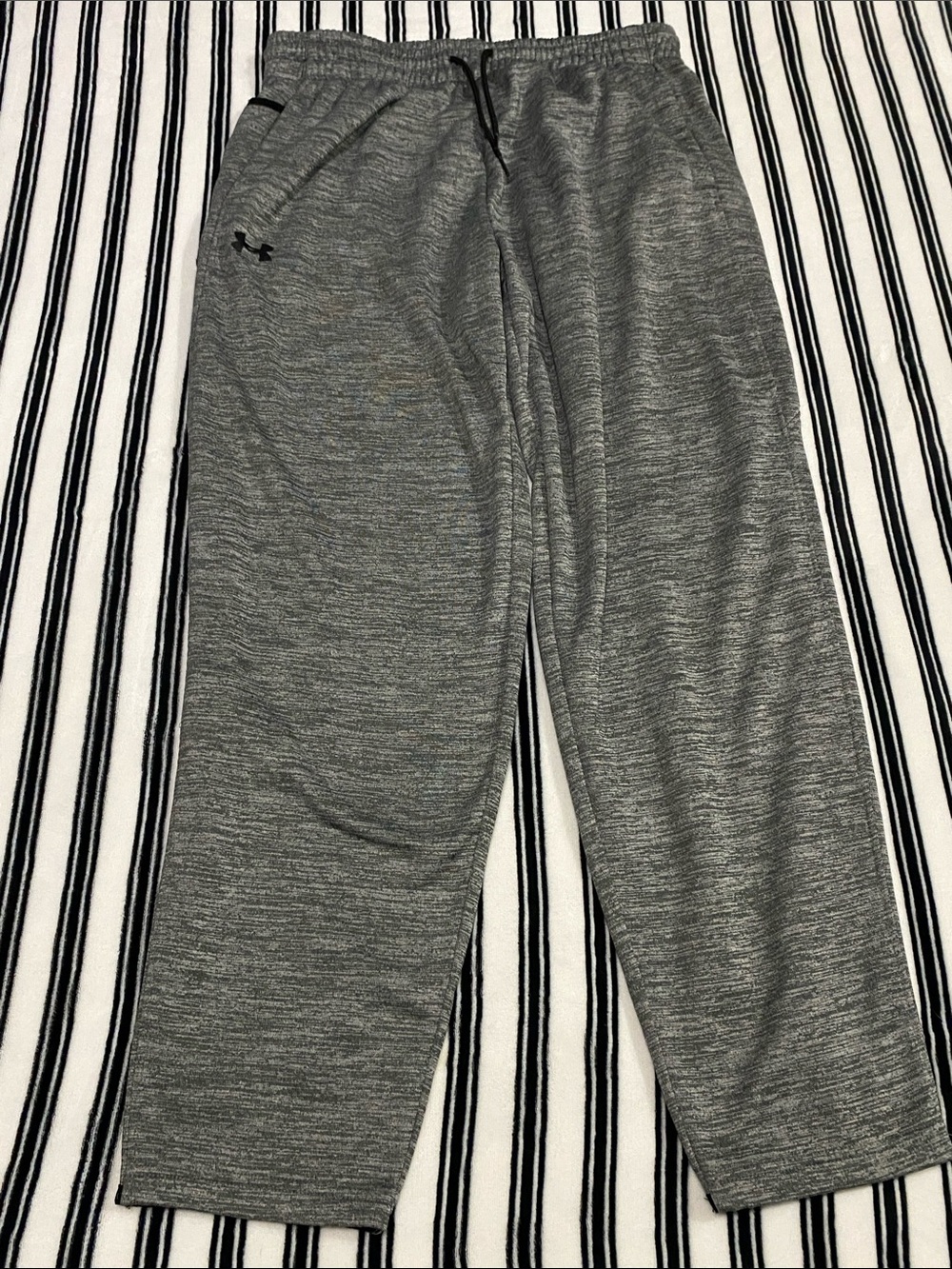 Men’s Under Armour athletic sweats-Great condition-Size L